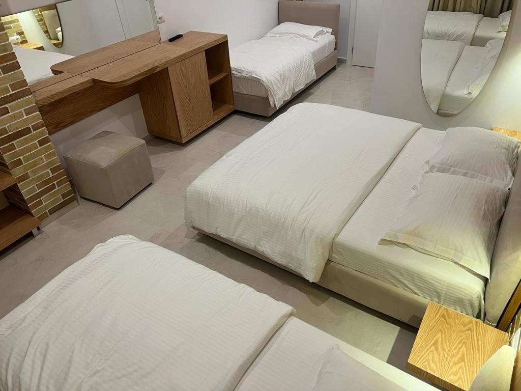 Hotel Piccolino Sarandë エクステリア 写真