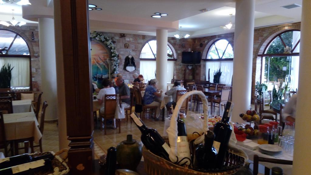 Hotel Piccolino Sarandë エクステリア 写真