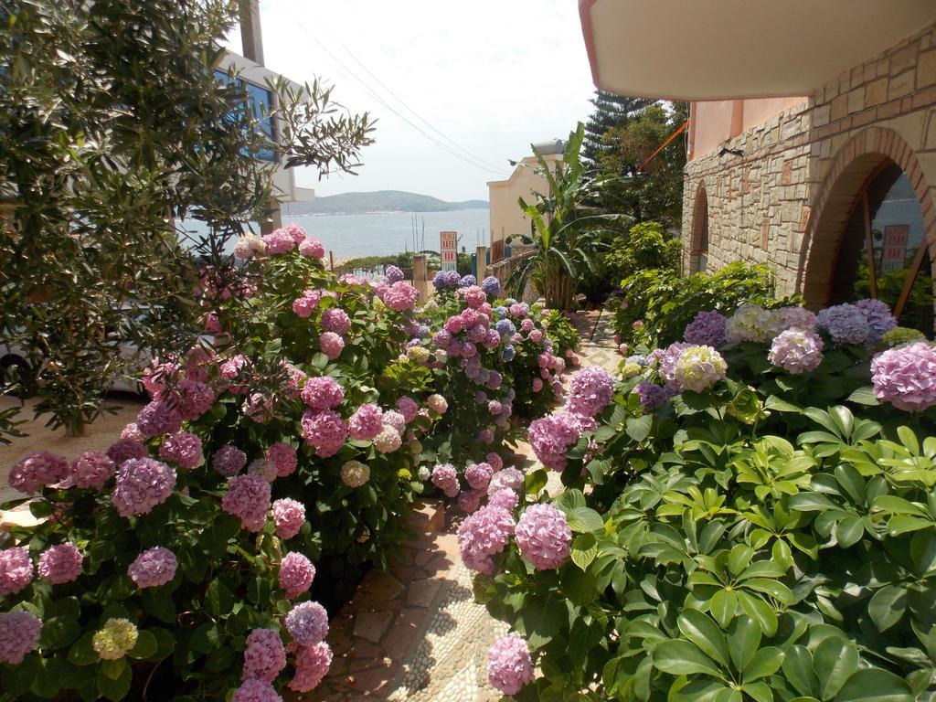 Hotel Piccolino Sarandë エクステリア 写真