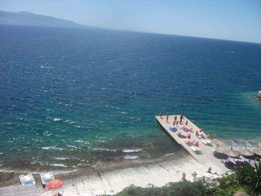 Hotel Piccolino Sarandë エクステリア 写真